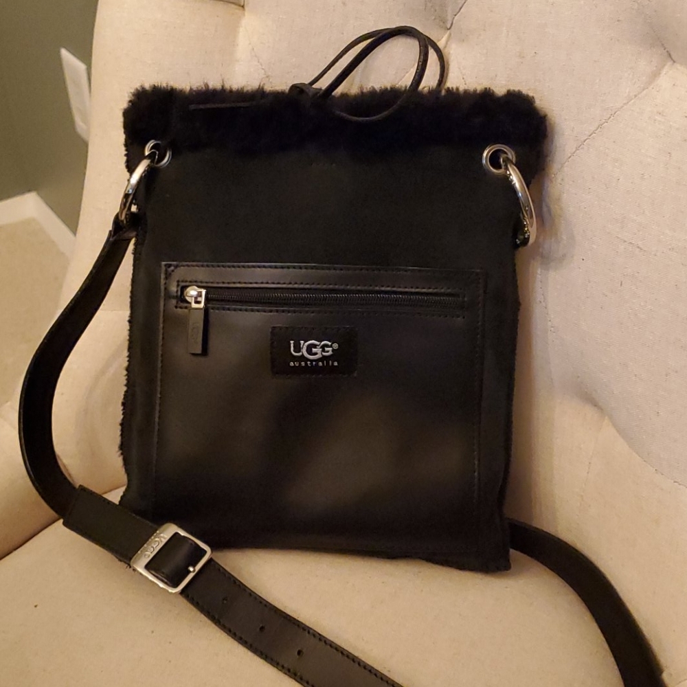 UGG CROSSBODY
